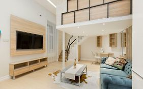 F15 Falk Apartment